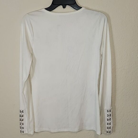 Doe & Rae Ivory Top with silver latches on top and sleeves NWOT - Picture 2 of 6